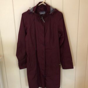 Eddie Bauer Girl on the Go Trench. Size L Wine